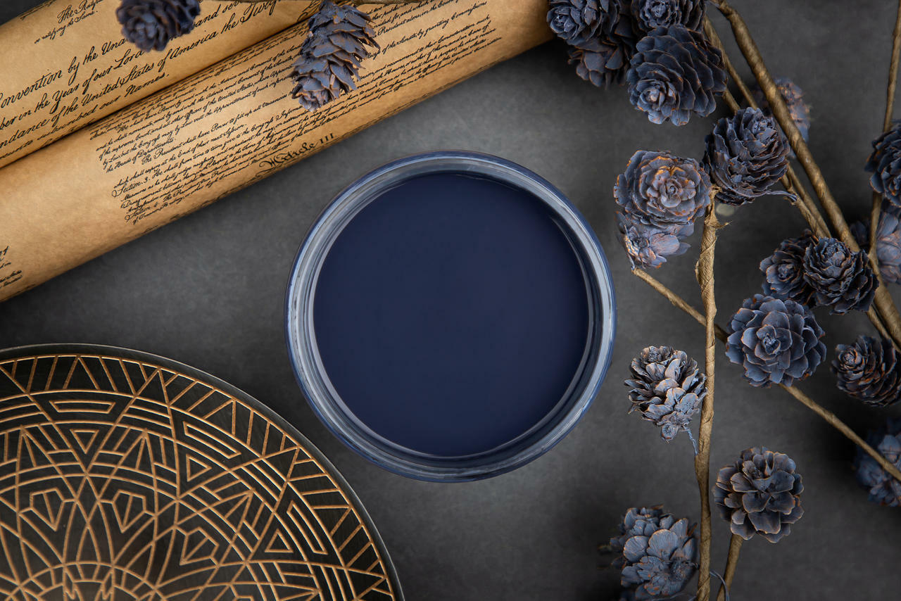Dixie Belle In the Navy Chalk Mineral Paint